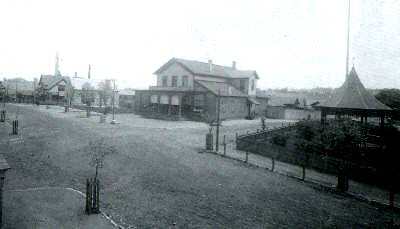 bt_bandstand.jpg (12084 bytes)