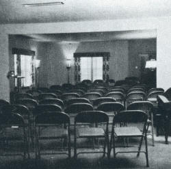 hood_funeral2.jpg (12596 bytes)