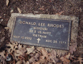 donald_lee_rhodes.jpg (18338 bytes)