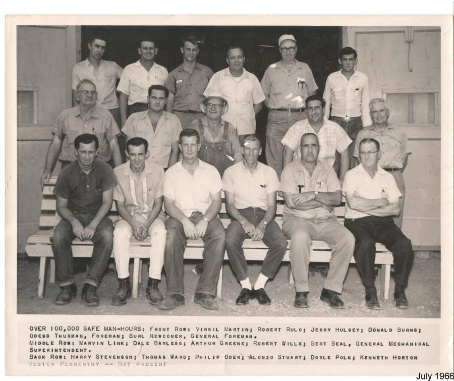 federal_shop_crew_1966_rs.jpg (83668 bytes)