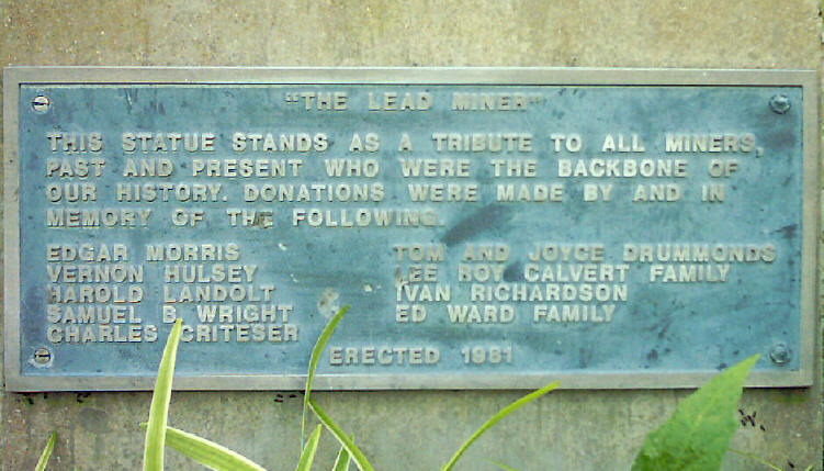 memorial_plaque.jpg (74949 bytes)