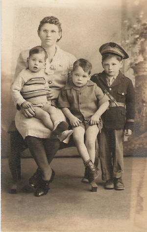 unknown10_sm.jpg (27299 bytes)