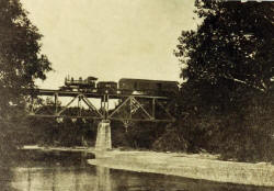 bt_railroad.jpg (11184 bytes)