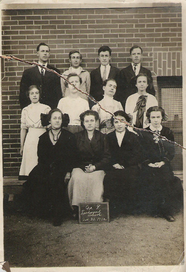 1909_leadwood_school_sm.jpg (139954 bytes)