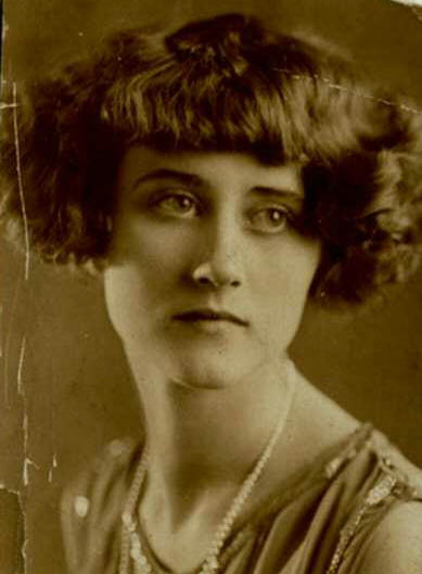 grace_sutherland_clerk_college2.jpg (27836 bytes)