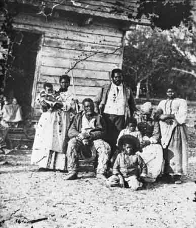 slave_family.jpg (34926 bytes)